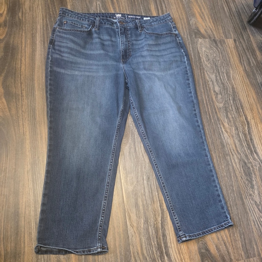 Riders by Lee Womens Midrise Capri Jeans Blue Medium Wash Stretch Size 16M